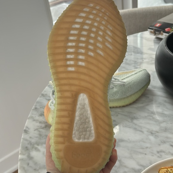 YEEZY Boost 350 V2 ‘Hyperspace’ - Picture 4 of 5